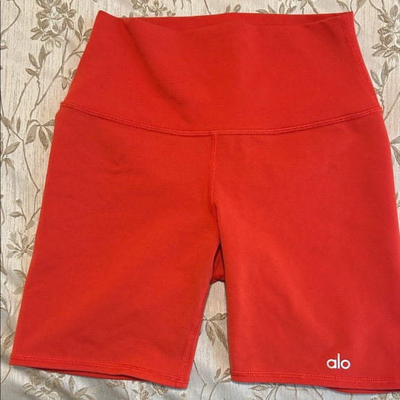 ALO Yoga Red Sports Bra and shorts Set - Picture 5 of 5